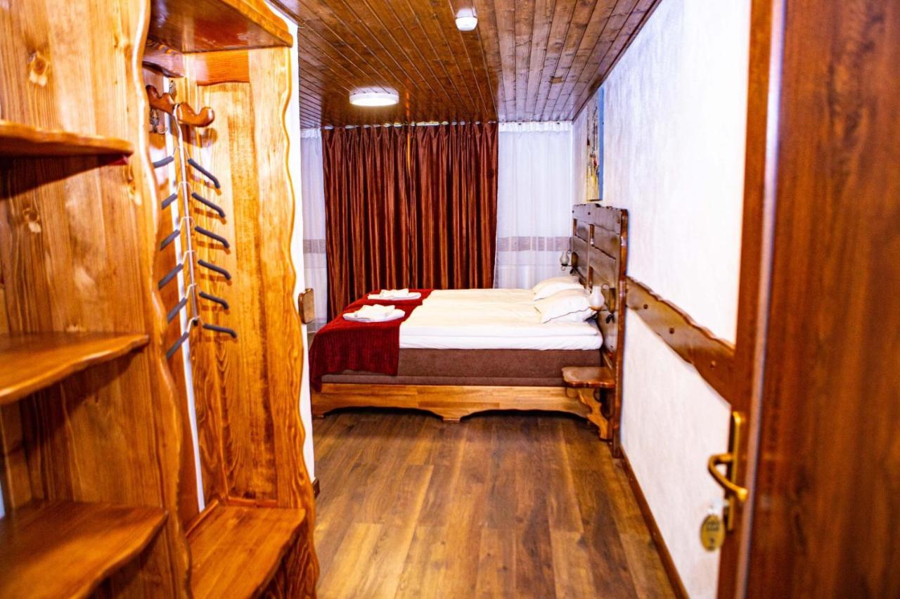 Vila Swe Sar Hotel Curtea de Argeş Buitenkant foto