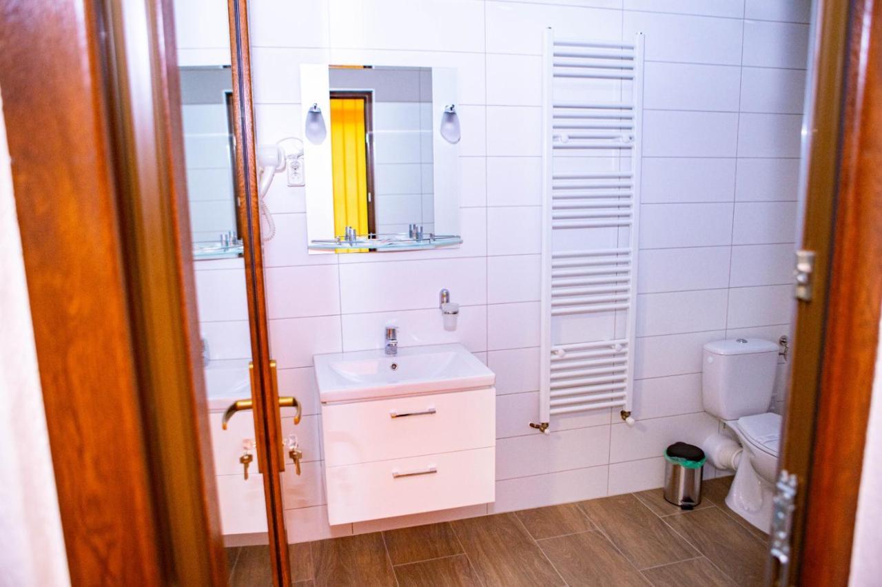 Vila Swe Sar Hotel Curtea de Argeş Buitenkant foto