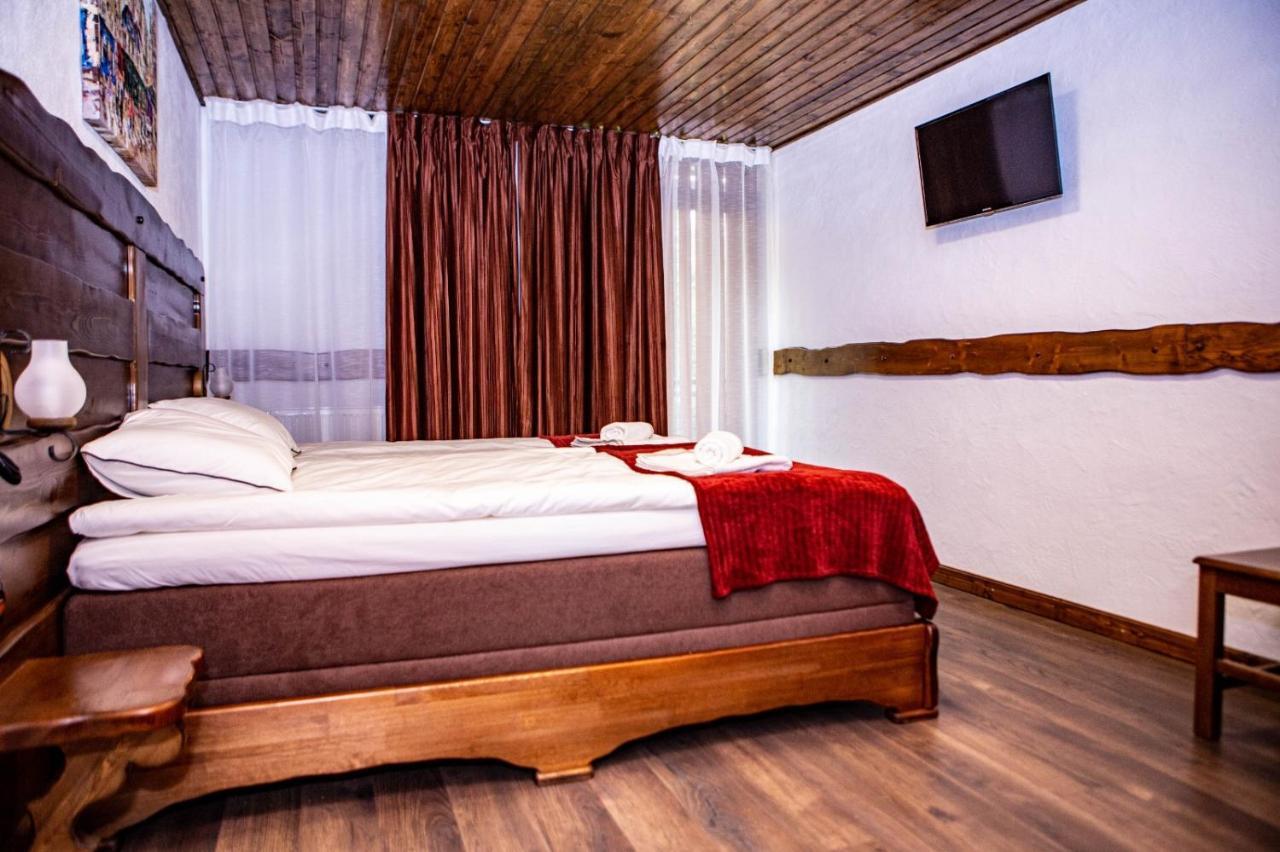 Vila Swe Sar Hotel Curtea de Argeş Buitenkant foto