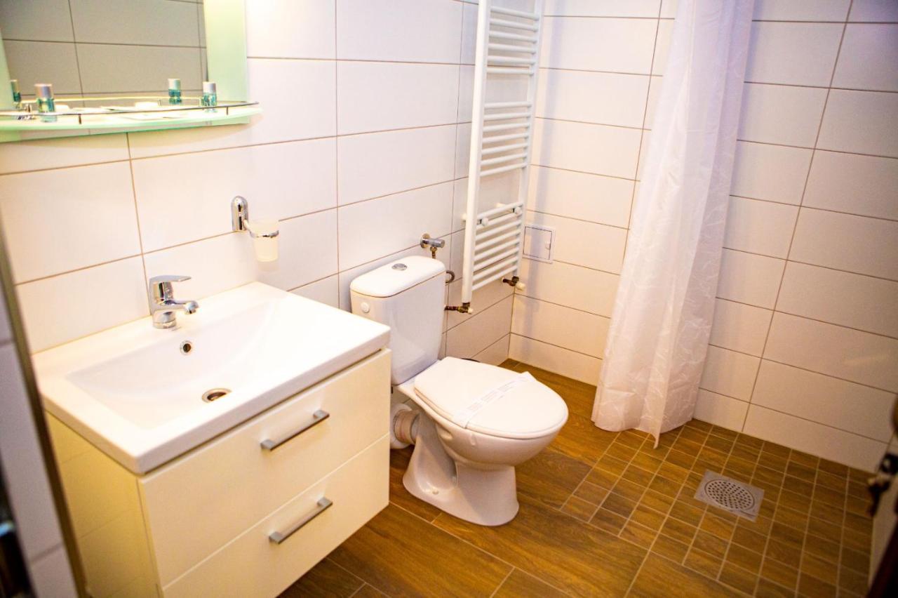 Vila Swe Sar Hotel Curtea de Argeş Buitenkant foto