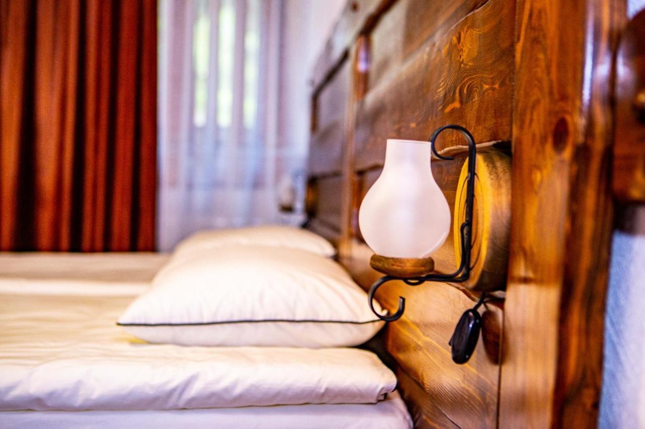 Vila Swe Sar Hotel Curtea de Argeş Buitenkant foto