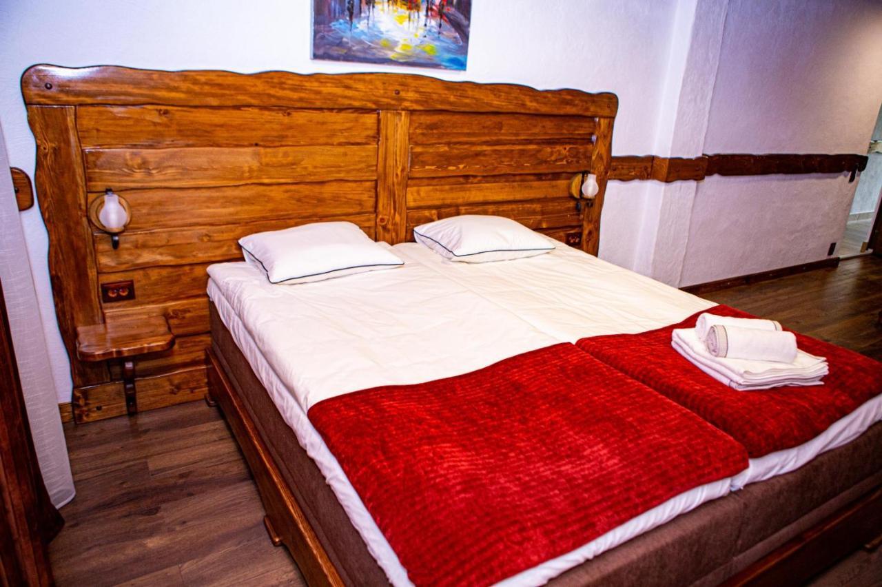 Vila Swe Sar Hotel Curtea de Argeş Buitenkant foto
