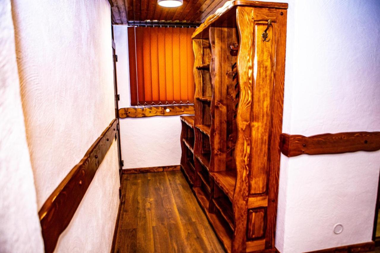 Vila Swe Sar Hotel Curtea de Argeş Buitenkant foto